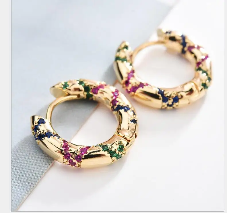 Женский Ретро Модный трендовый обруч с микро-инкрустированным дизайном |