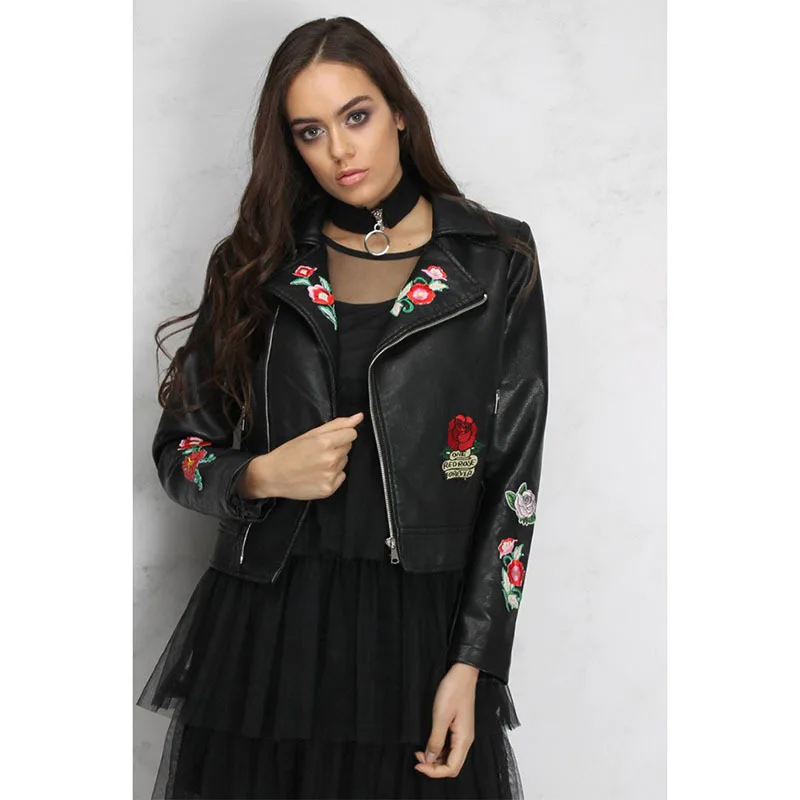 Женская кожаная байкерская куртка на молнии Короткая с вышивкой 2019|Кожаные