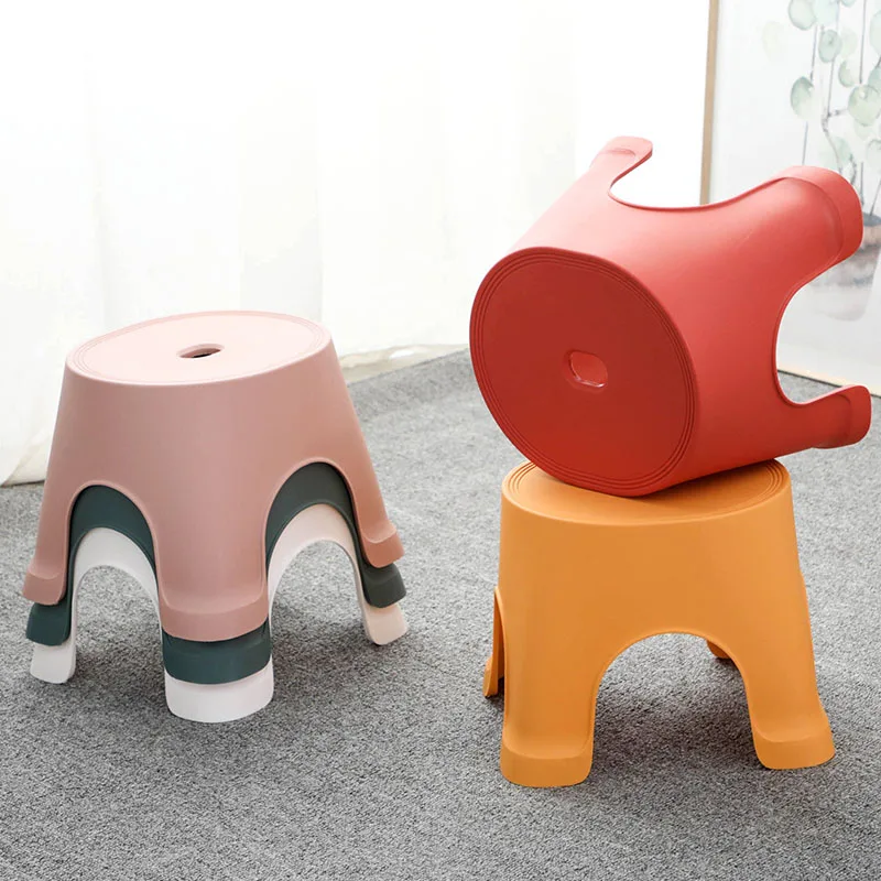 Простой пластиковый табурет для взрослых смены обуви маленький стул дома