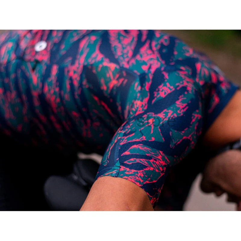 Велосипедные шорты черного цвета в итальянском стиле с рисунком масляной