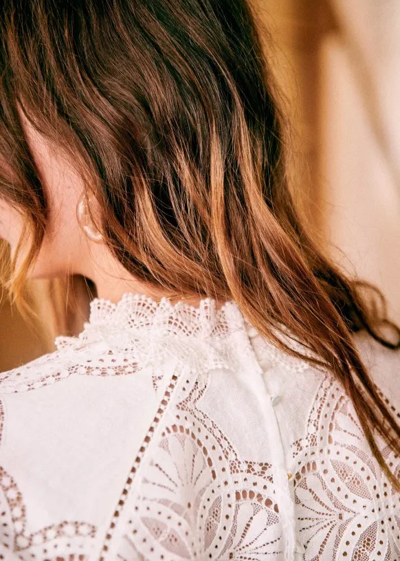 

Women Shirt 2021 Spring and Summer French Niche White Hollow Lace Beautiful Long-sleeved Shirt Top
