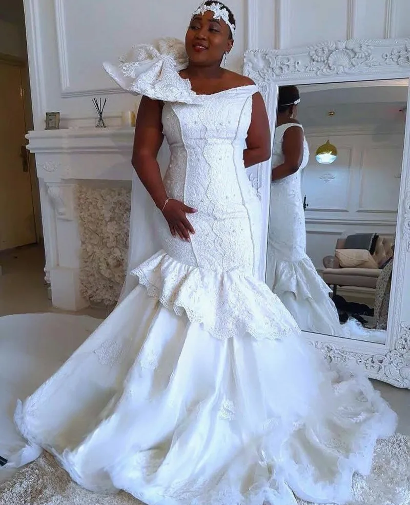 

White beaded lace applique ruffled mermaid wedding party banquet prom evening dress