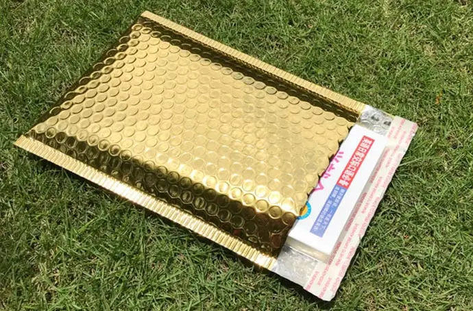 Gold 25 шт., алюминиевая, космическая, фиолетовая, пузырчатая сумка, почтовая, водонепроницаемая, почтовые конверты, дни рождения, яркая поверхность, сумка для подарков, 18x23 см+ 4 см - Цвет: Gold