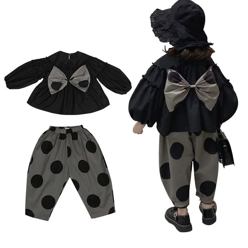 

Комплект из футболки и брюк для девочек 2 - 8 лет