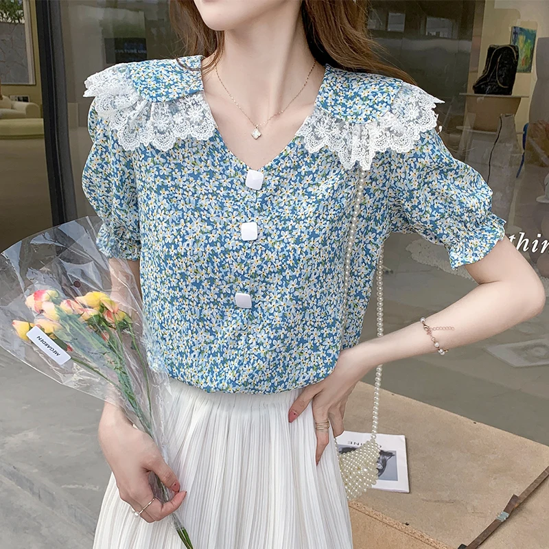 

Shirts & Blouses