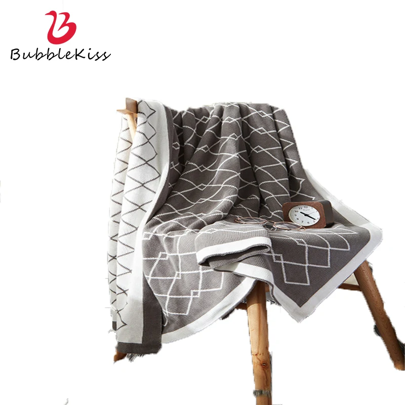

Bubble Kiss Red Geometric Pattern Sofa Blanket Modern Style Throw Blanket Multifunctional Blanket Children Room Blankets For Bed