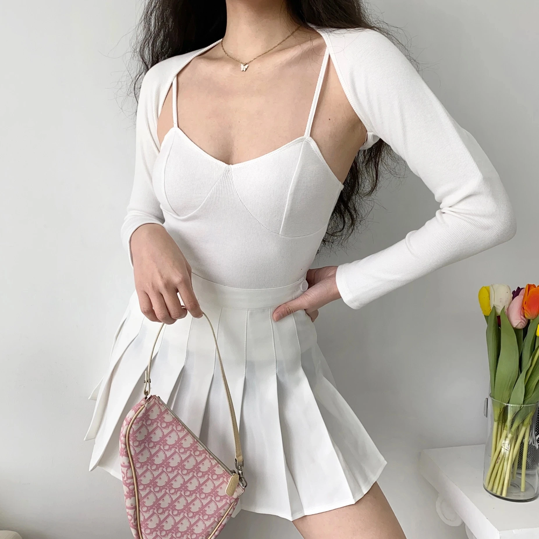 Вязаный укороченный топ кардиган на тонких бретельках комплект из двух