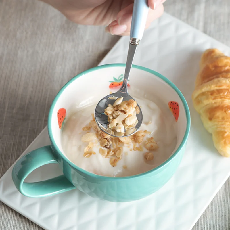 Керамическая кружка для завтрака овсянки йогурта милая Клубника вместительная