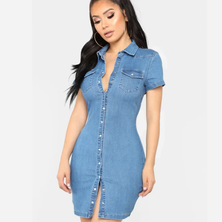 Женское джинсовое платье рубашка с коротким рукавом и карманами на одной