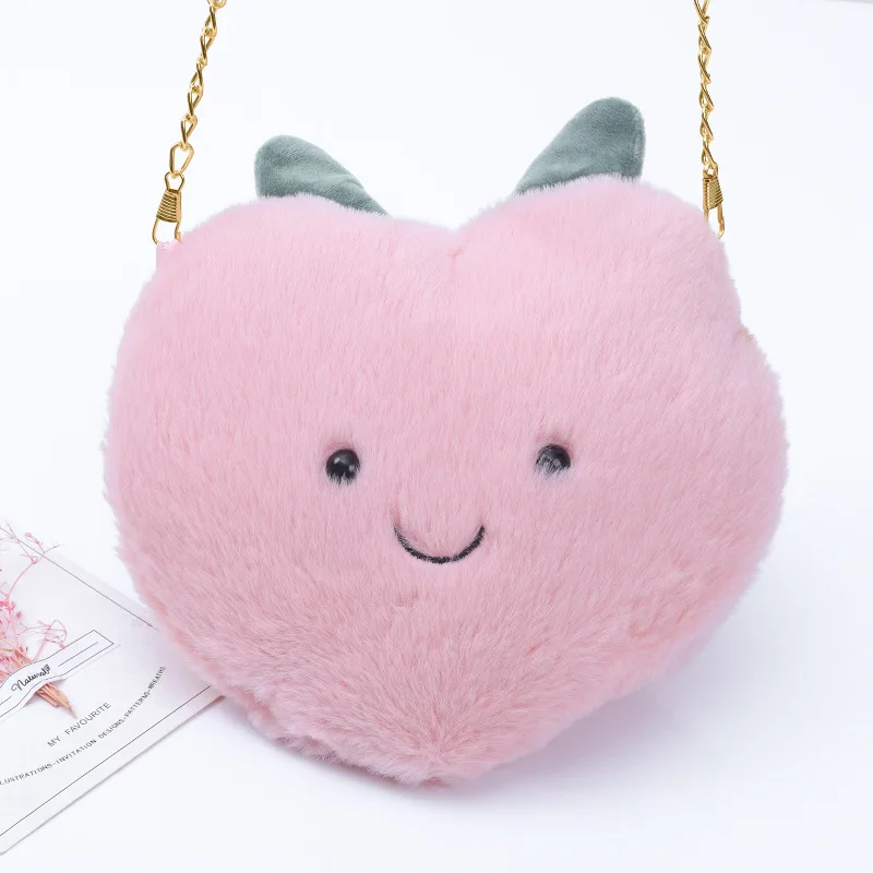 Сумка в форме сердца персиковая мягкая сумочка на одно плечо с пушистыми