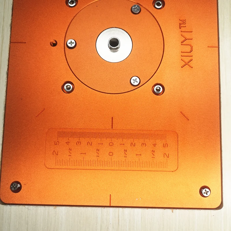 Фото Фрезерная насадка для стола с Flip Plate и алюминиевым вставочным столом Фрезерная насадка для стола с Flip Plate и алюминиевым вставочным столом