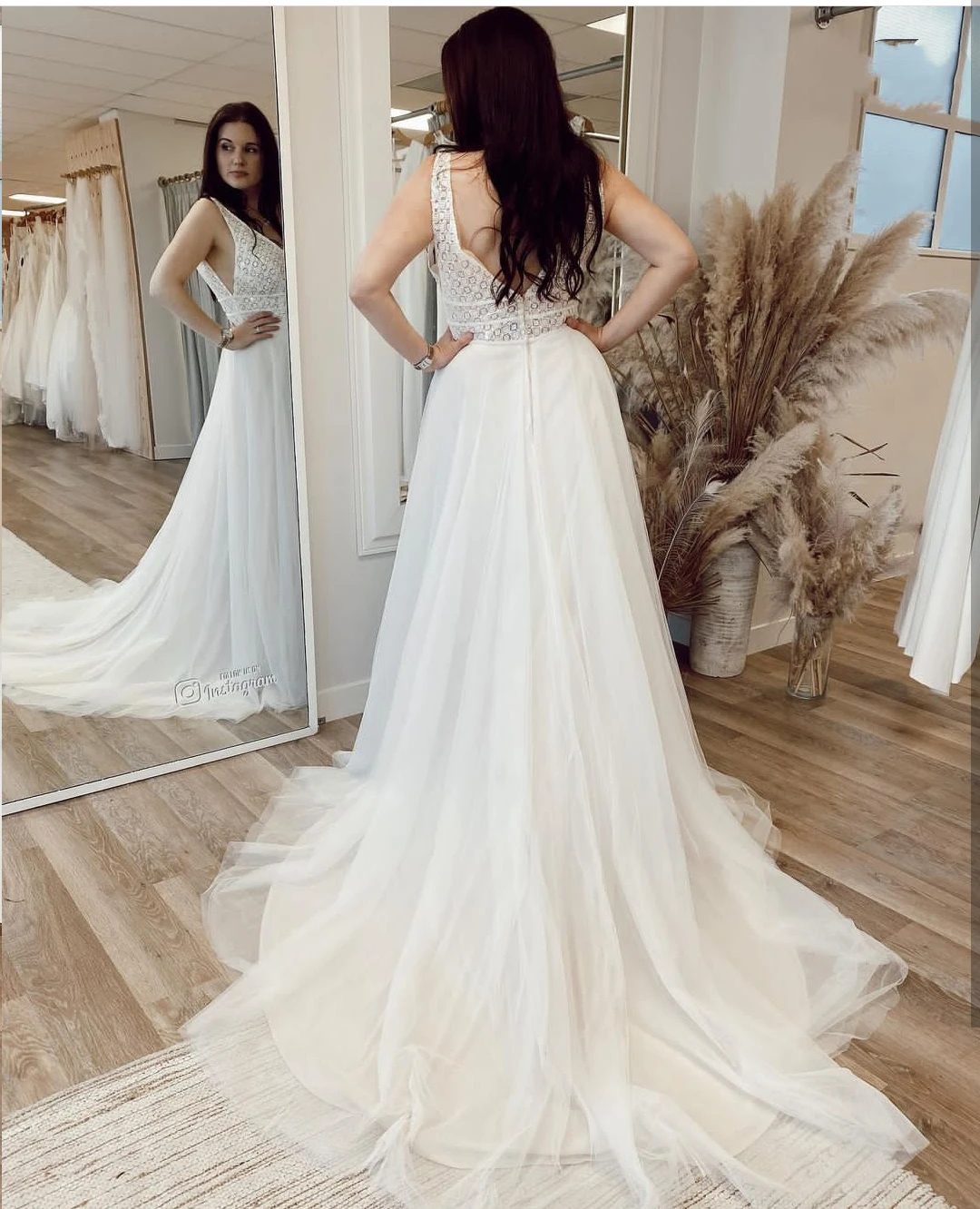 

Boho Wedding Dress V-Neck Backless A-Line Sweep Train Sleeveless Bohemian 2021 Bridal Gowns Vintage Simple Lace Elegant Beach