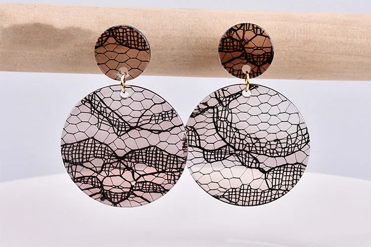 Южно-корейские геометрические круглые серьги акриловые кружевные аксессуары