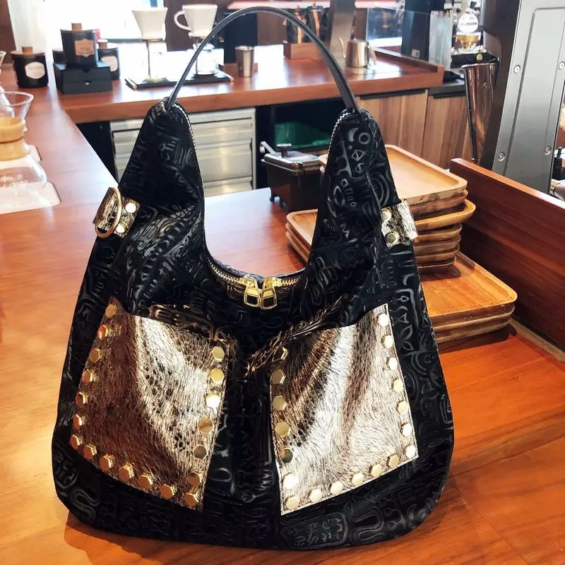 

Golden Retro Leather Luxury Handbag for Women 2021 Big Pocket Rivet Tote Shoulder Bag Fashion Designer Purse Vintage Large Bags