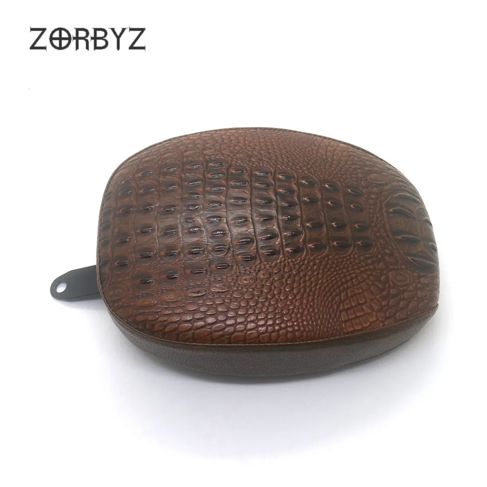 Подушка на заднее сиденье ZORBYZ из коричневой крокодиловой искусственной кожи для