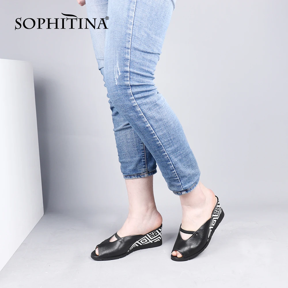 SOPHITINA/Новые Элегантные Тапочки Женские выразительные тапочки на танкетке с