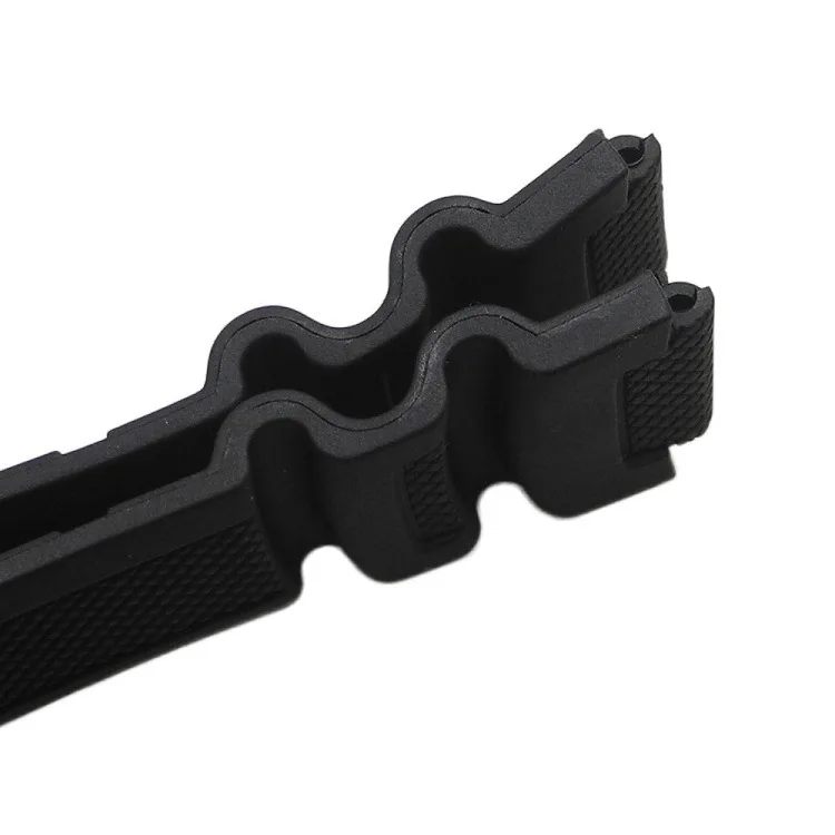 Сменный ремешок для часов 18 мм черный силикагелевый с инструментами модный