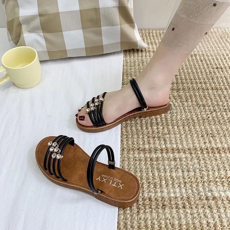 

Summer Fashion Shoes Women Flat Rhinestone Flip Flops Sandals Female Ladies Slippers Zapatos De Mujer 2021 Zapatillas Mujer Casa