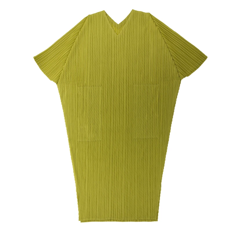 

Summer 2020 new V-neck large size women's dress Miyak folds Fashionable loose slim hem split bat sleeve bag hip mid-length dress