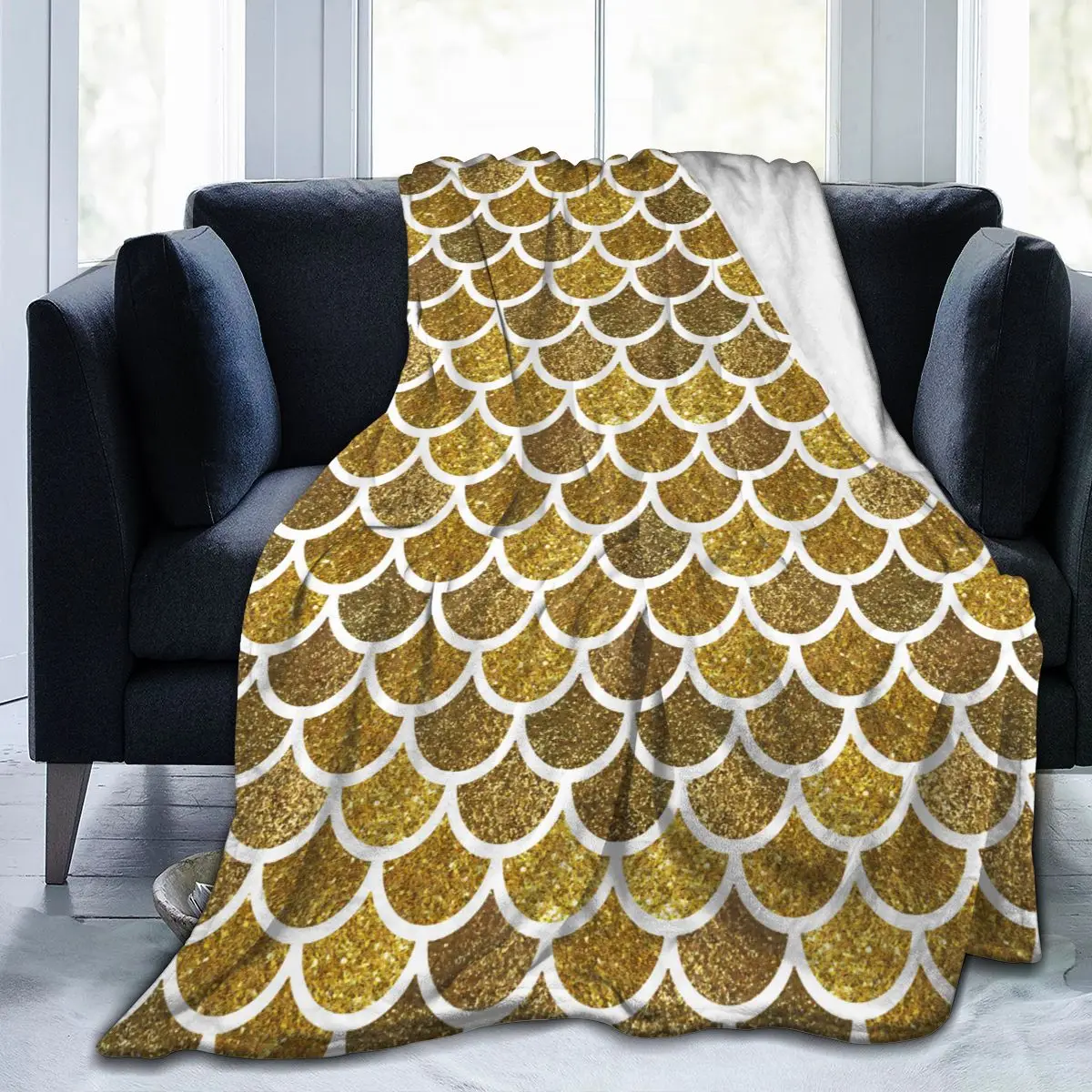 

Flannel Blanket Mermaid Scales Glitter Fish Scales Light Mechanical Wash Warm Soft Blankets Throw on Sofa Bed Travel Patchwork