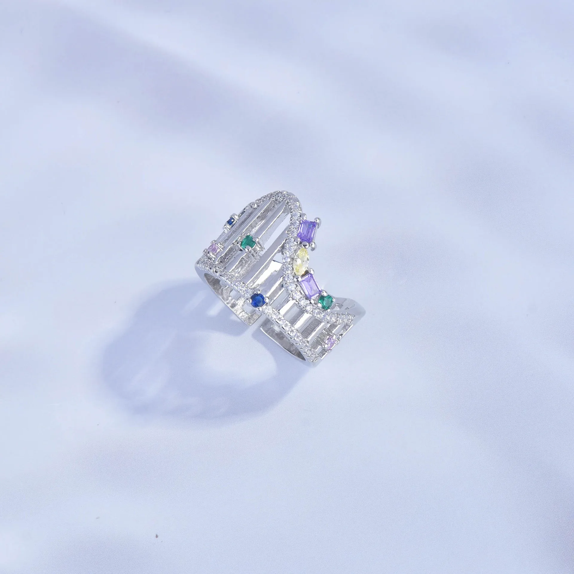 Женское кольцо с кристаллами открытое регулируемое для игровой площадки |