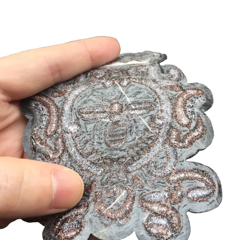 2 шт./лот высококачественные вышитые нашивки с утюгом в виде мини короны пчелы для