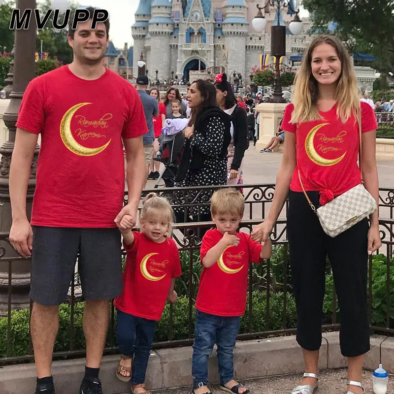 Летняя футболка для всей семьи Одежда мамы и меня Футболки с коротким рукавом