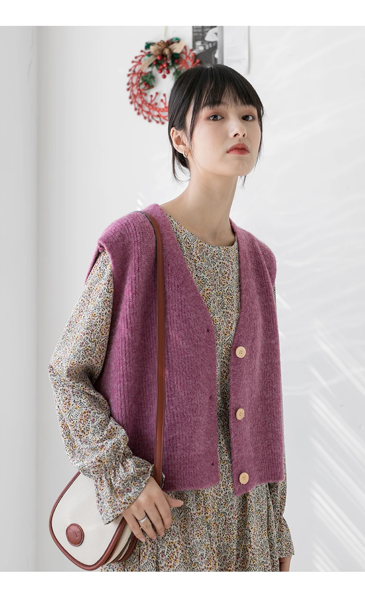 Женский трикотажный жилет повседневный однобортный без рукавов с v-образным