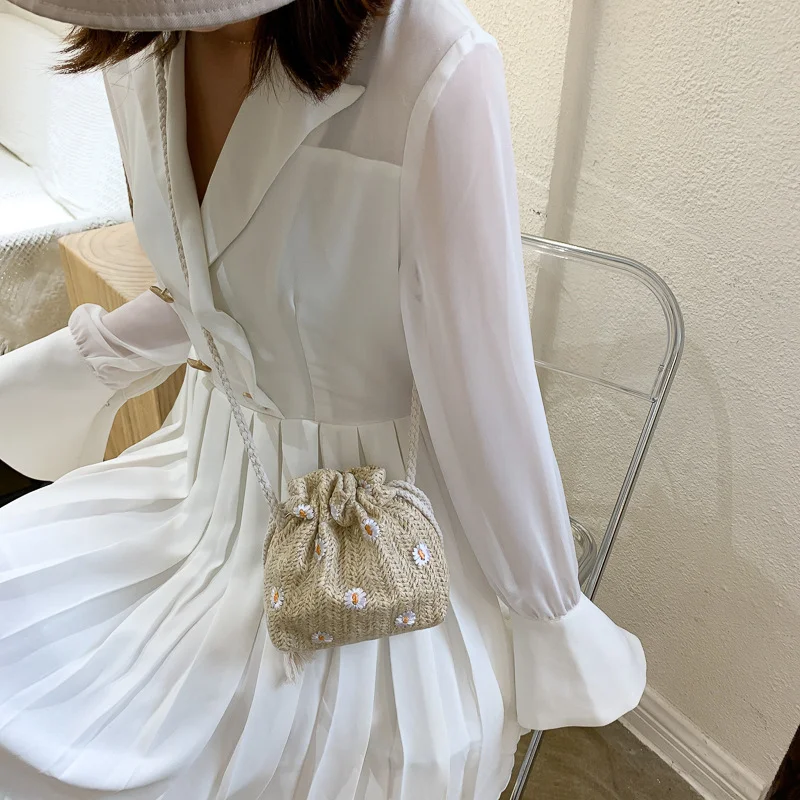 

Straw Weave Bucket Bags Rattan Women Summer Beach Shoulder Bags Handbags Totes Casual Handbags Retro Mini Shoulder Bag