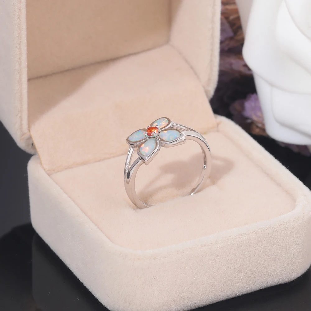 CiNily кольца с четырехлистным клевером из голубого и белого огненного опала камнем