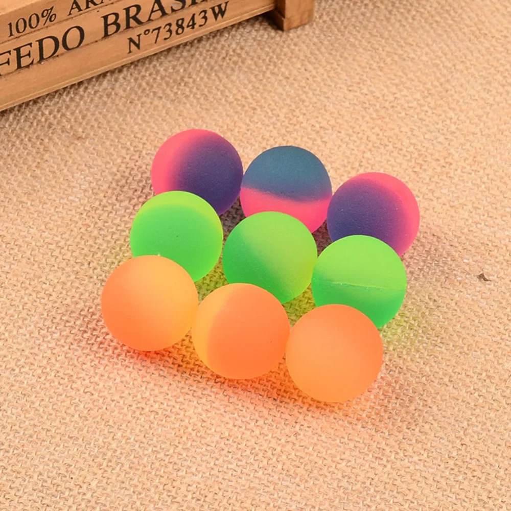 

20pcs 25mm Bi-color Bouncing Jumping Toys for Kids Matte Floating Water Outdoor for Kids Children (Mixed Color)