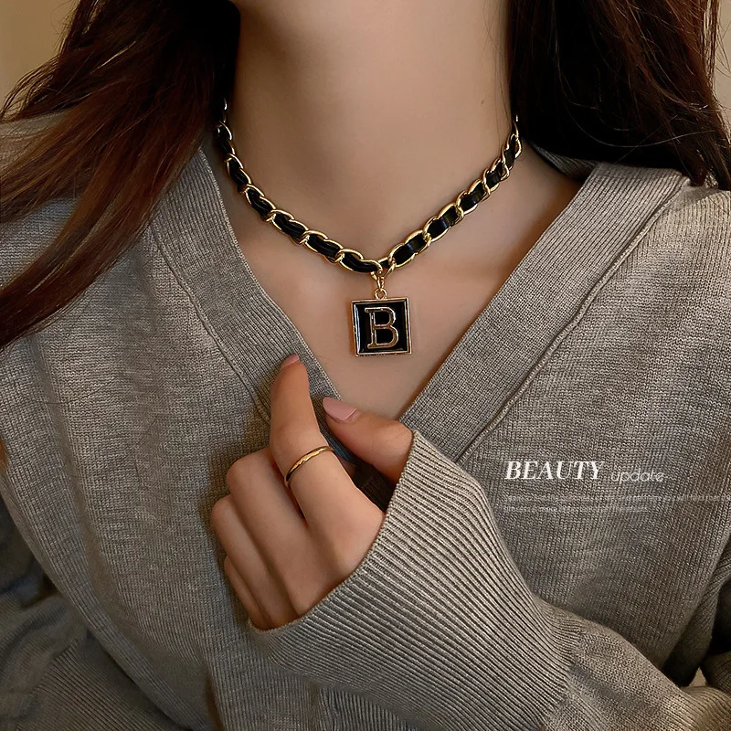 

Korean East Gate Letter B Square Leather Winding Chain Personality Temperament Clavicle Net Red Necklace