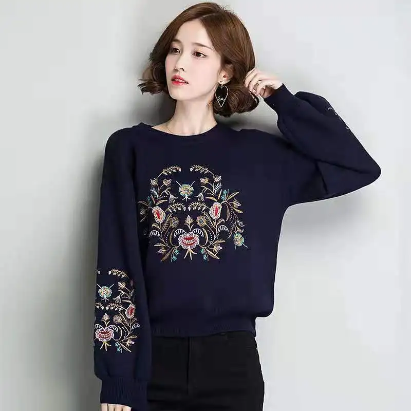 

2021 Women 's Autumn and Winter New Embroidery Pullover Korean Style Loose Base Shirt Ladies ' Fashion Embroidered Sweater