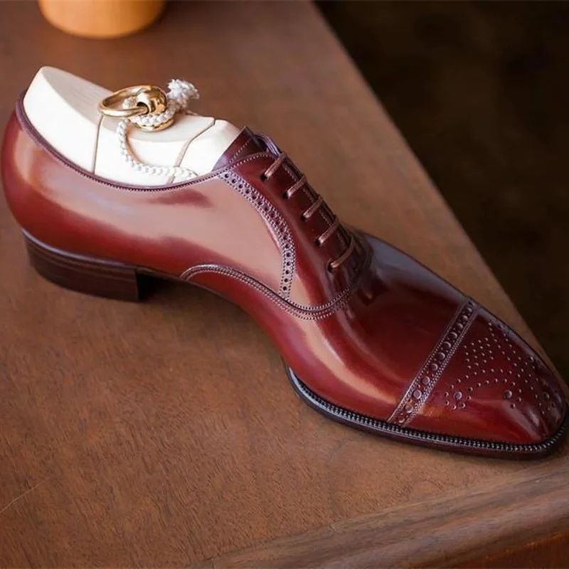 

2021 New Men's Fashion Casual Business Banquet Shoes Retro Classic Hollow Carved Lace Comfortable All-match Brogue Shoes 3KC420