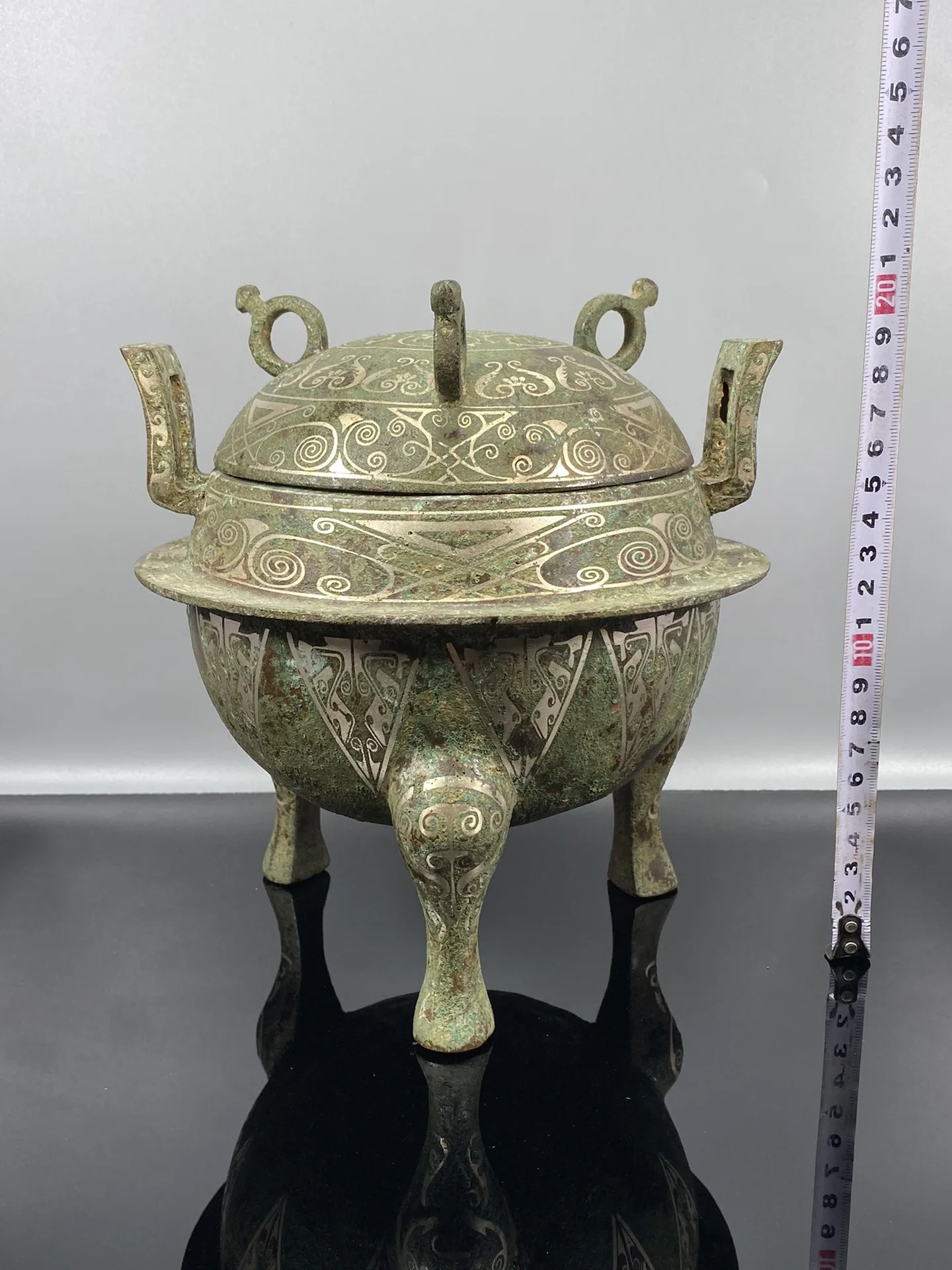 

LaoJunLu The Wrong Silver Spring And Autumn Round Tripod Weighs 2.12 Kg Imitation antique bronze masterpiece collection of