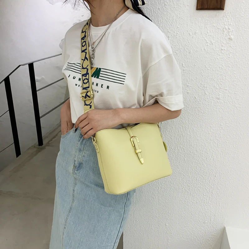 

2021 Elegant Green Chain Messenger Bag Women Bucket Shoulder Bag Vintage Lady PU Leather Handbag Luxury designer Crossbody