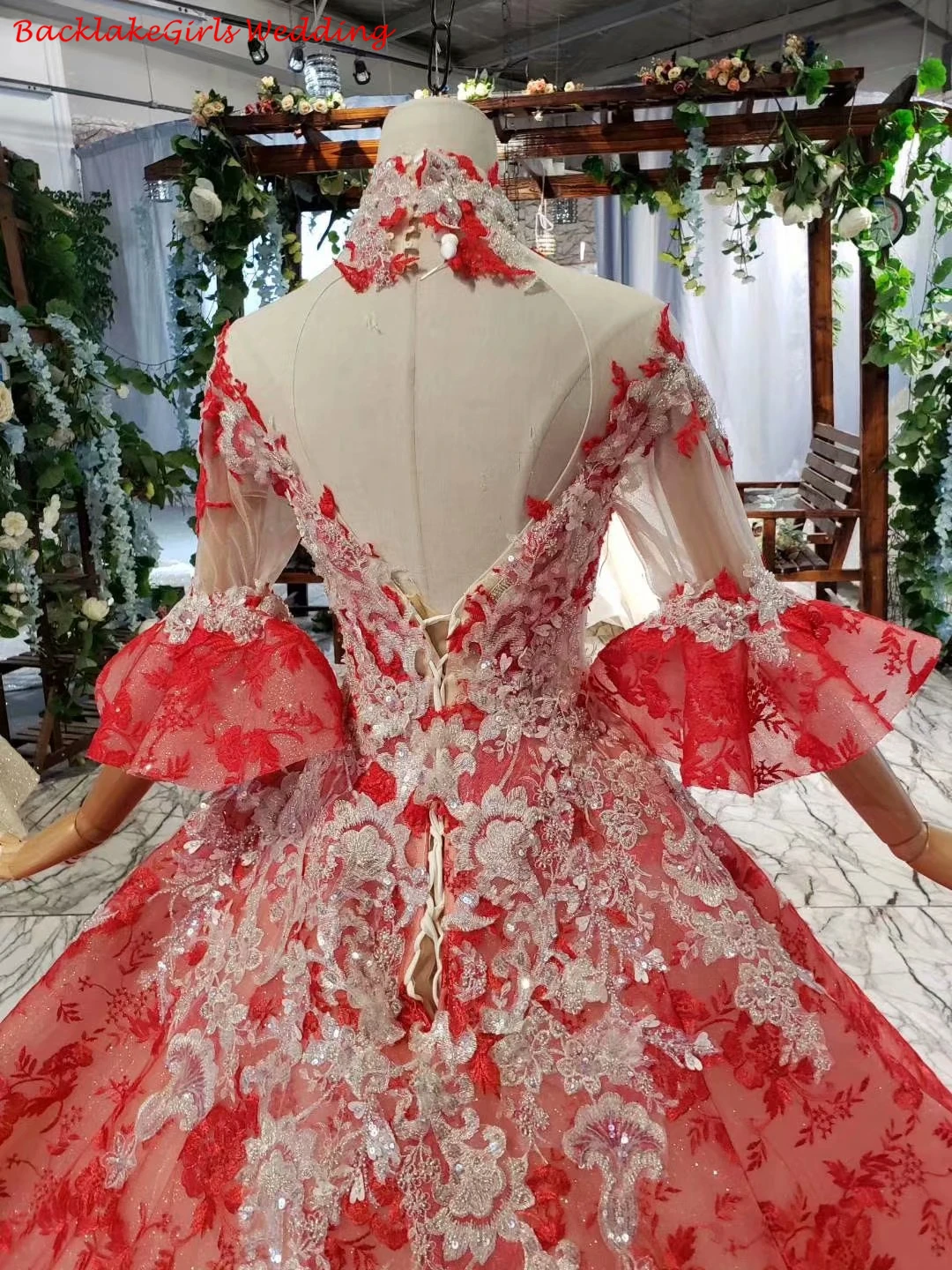 Красное Бальное Платье с ожерельем и Расклешенным рукавом аппликация из цветов