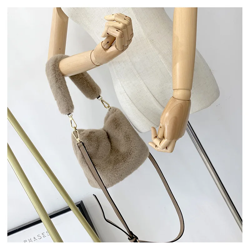 

Простая дизайнерская женская мягкая плюшевая сумка-хобо, сумки на плечо, зимний пушистый женский клатч, сумочка, модная женская сумочка, сум...