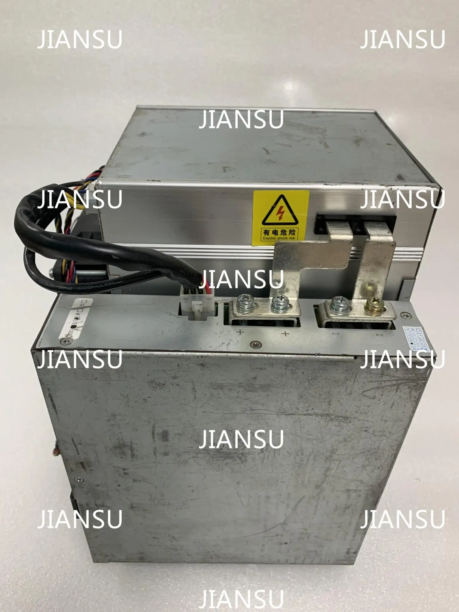 Майнер для биткоинов Ebit E12 44T SHA256 Asic miner BTC лучше чем E10.3 E9i antminer S17 S17E T17 S9 Z15 T2T T3 M20S M21S |