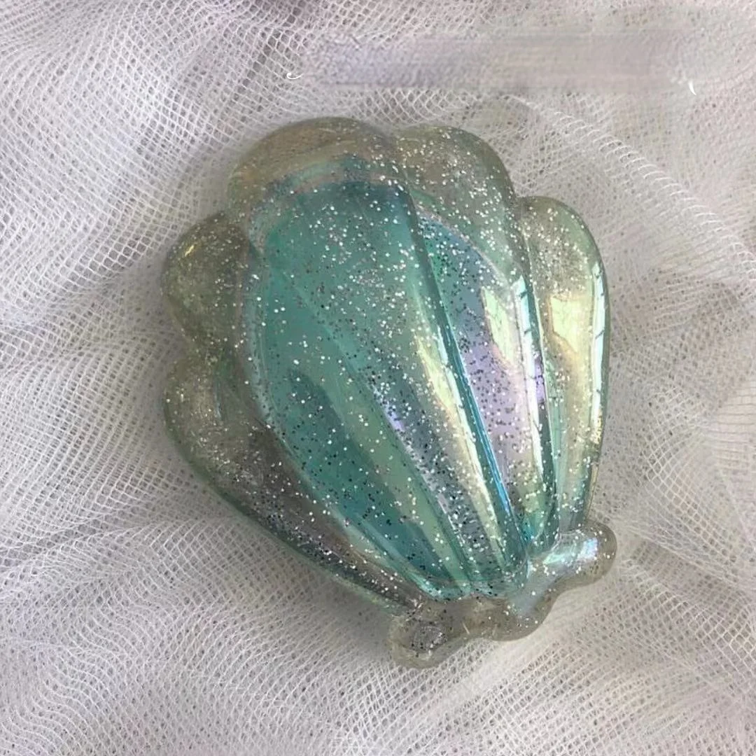 

Japanese Style Lovely Creative Heart-shaped Shell Comb Children's Color Portable Air Cushion Plastic Comb Home Dresser Ornaments