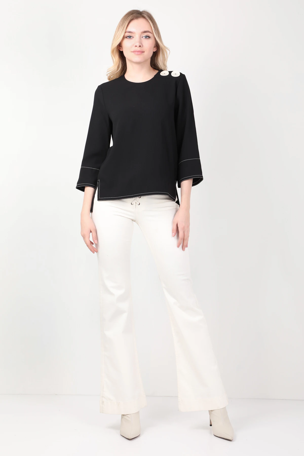 

Womens Black Contrast Stitching Blouse