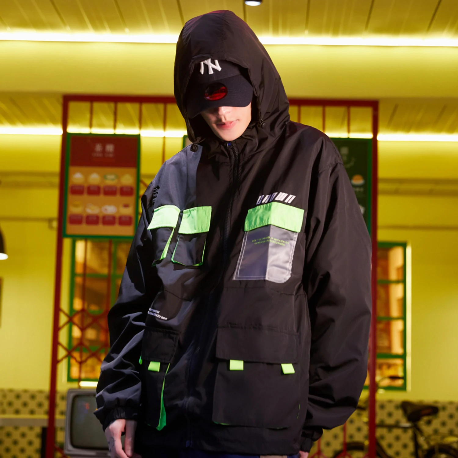 Куртка мужская хлопковая составного кроя с карманами в стиле хип хоп|Мужские