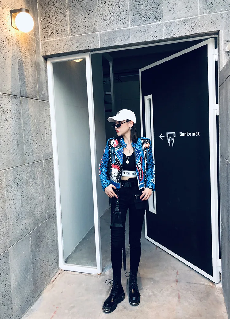 

Thailand Tide brand autumn new letter graffiti printing rivet Slim short leather jacket female personality leopard print shirt