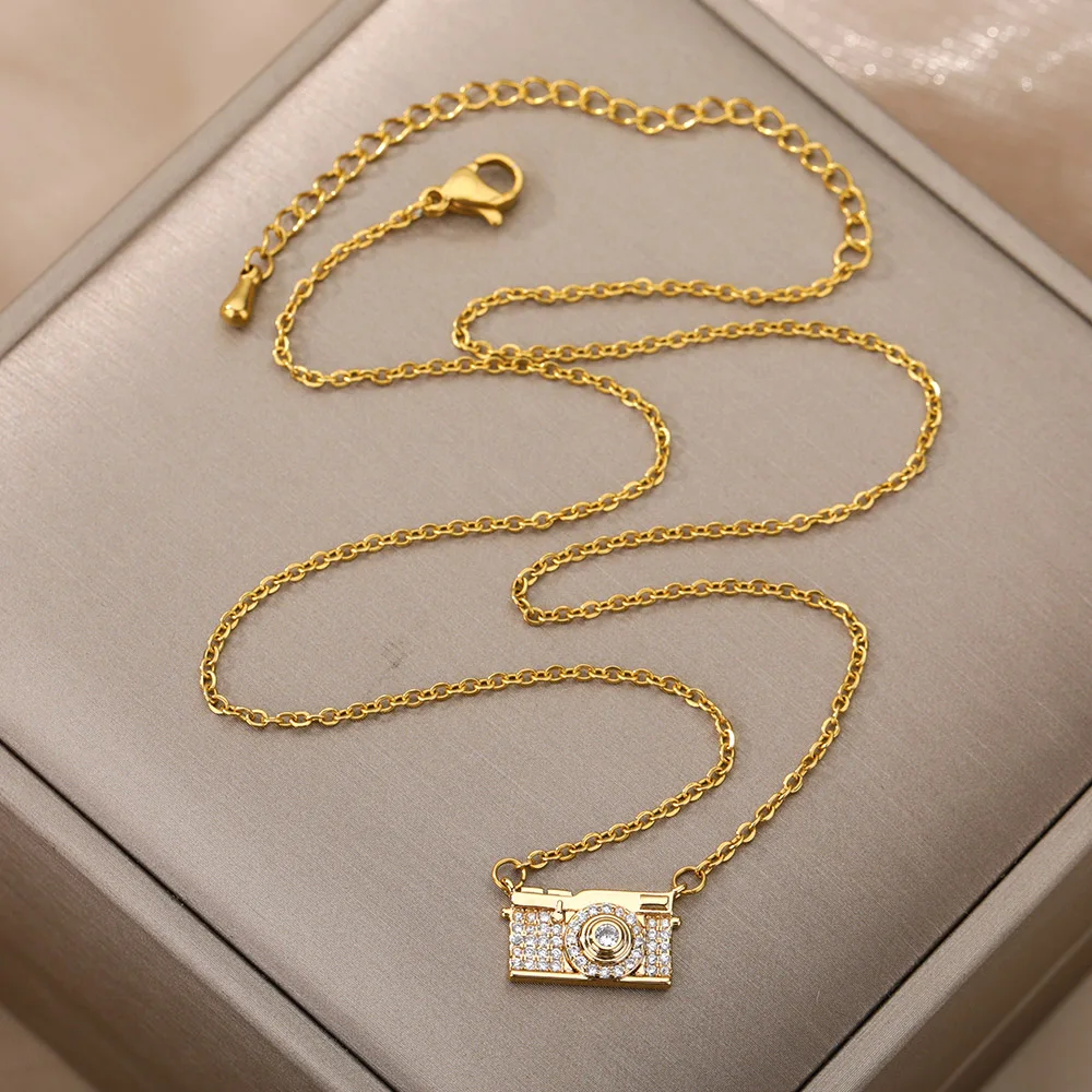 

2022 Popularity Copper Zircon Camera Necklace Women's Metal Virgin Mary Thick Chain Jewelry
