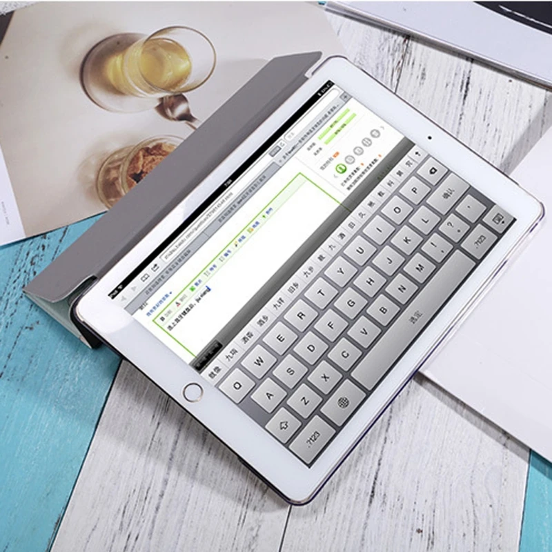 Противоударный чехол книжка с откидной крышкой и подставкой изображением милого