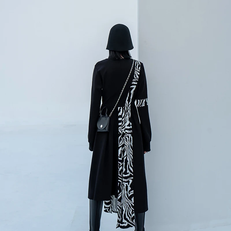 

[EAM] Women Irregular Print Pattern Long Dress New Round Neck Long Sleeve Loose Fit Fashion Tide Spring Autumn 2021 1DD2674