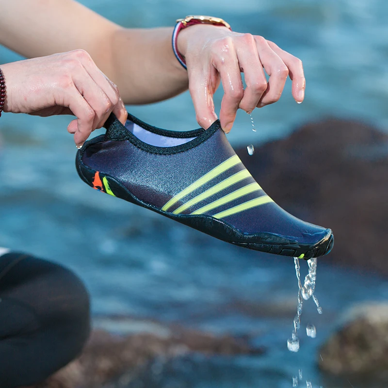 

2021 Beach water shoesSneakers Men Women Barefoot Beach Water Shoes Lovers Outdoor Fishing Swimming Quick-Drying Aqua Shoes