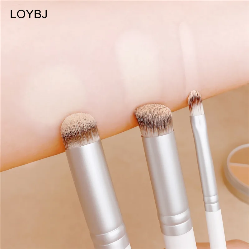 LOYBJ White Concealer Makeup Brushes Set Professional Cosmetic Powder Foundation Portable Face Detail Brush with Box | Красота и