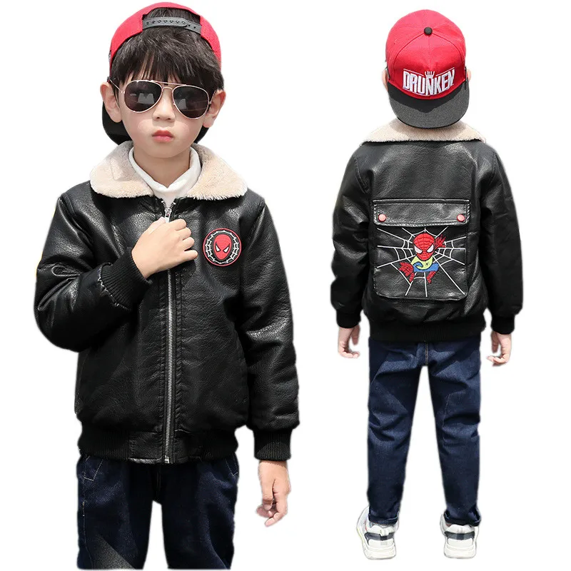 Модная детская кожаная куртка с мехом внутри изображением Человека паука для
