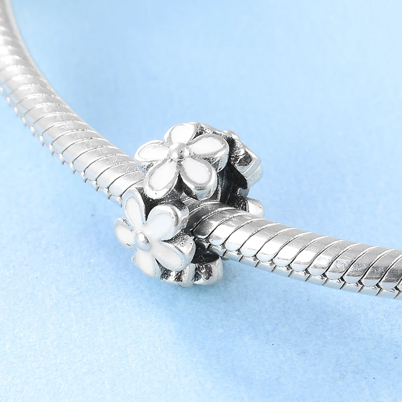 Бусины из серебра 925 пробы с эмалью и белыми цветами | Украшения аксессуары